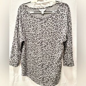 WOMEN'S MARKET & SPRUCE SMALL GRAY LEOPARD PRINT SOFT KNIT TUNIC TOP SWEATER S